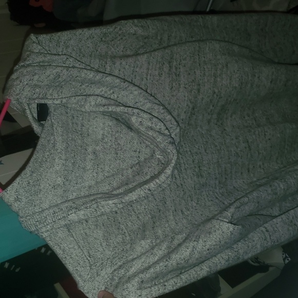 Cute hooded sweatshirt - Picture 2 of 3